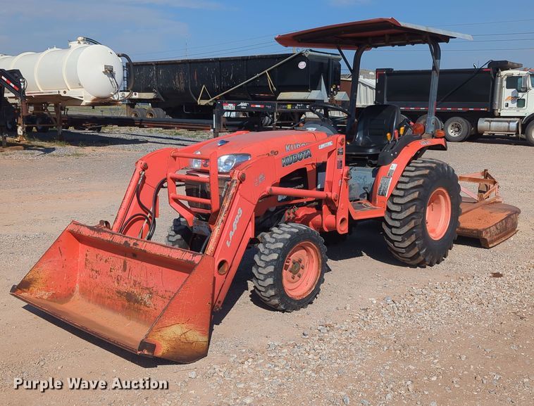 Kubota B3030  MFWD tractor - MX9430