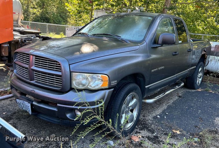 2004 Dodge Ram 1500  Quad Cab pickup truck - NQ9818
