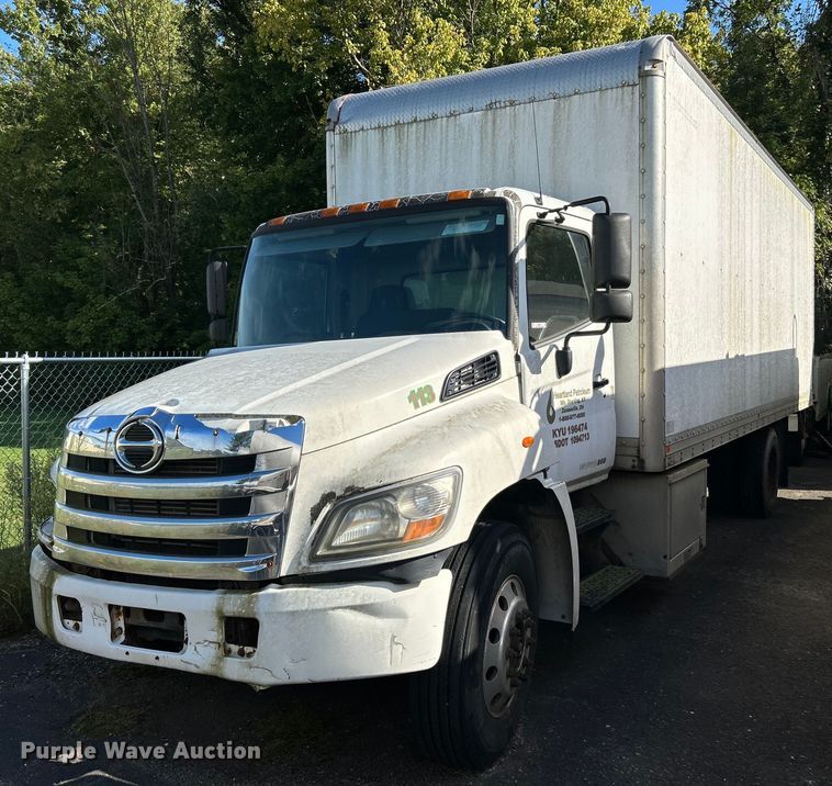 2012 Hino 268  box truck - NQ9831