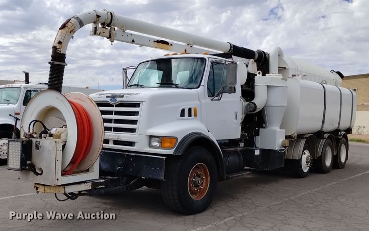 2000 Sterling LT  vacuum truck - DK8788