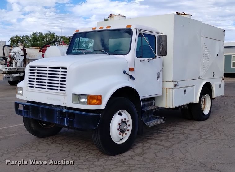 1995 International 4900  sewer jetter truck - DK8790