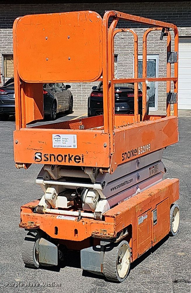 2016 Snorkel S3219E  scissor lift - DQ1177