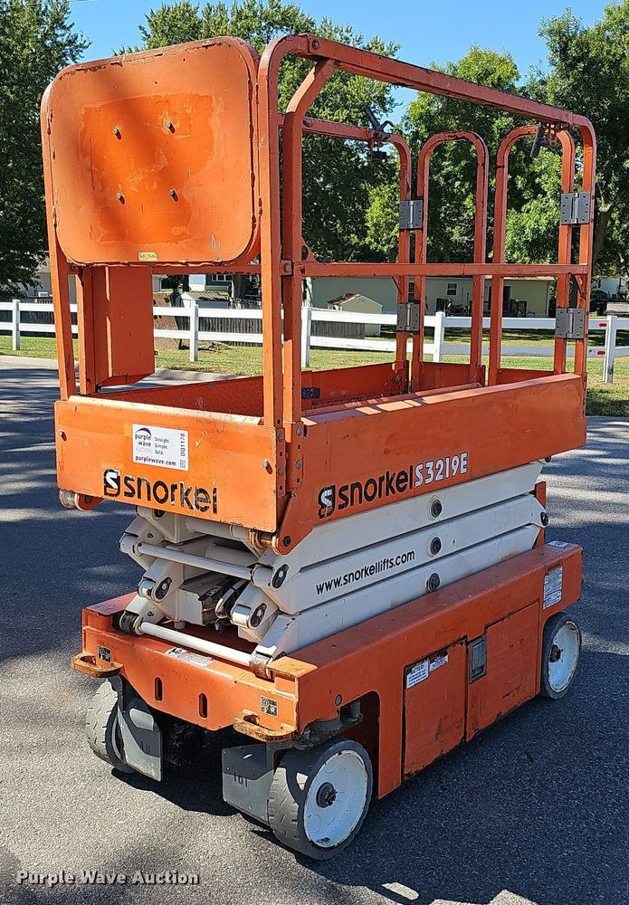 2016 Snorkel S3219E  scissor lift - DQ1178