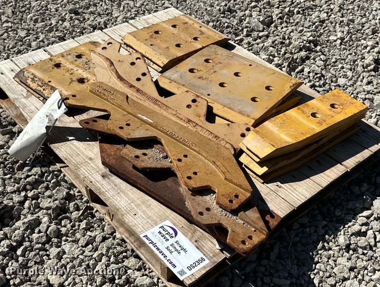 John Deere  scraper blades - DS2356