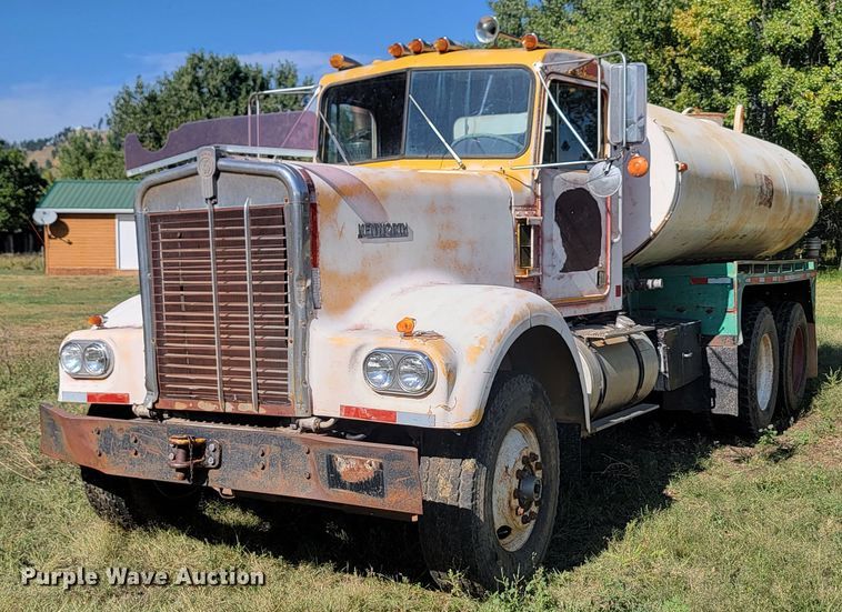 1978 Kenworth W900A  water truck - JW9652