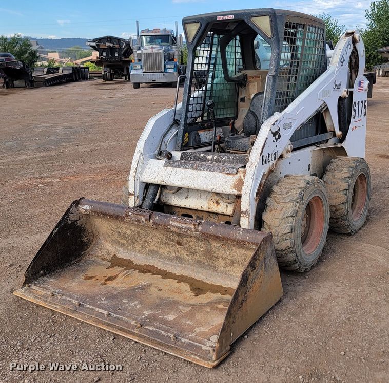 2001 Bobcat S175  skid steer loader - JW9667