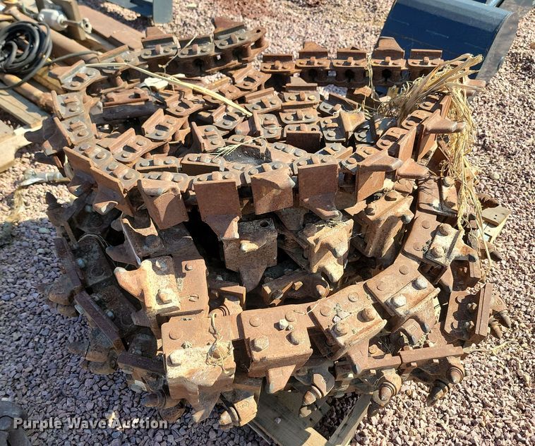 (5) trencher chains - JW9682
