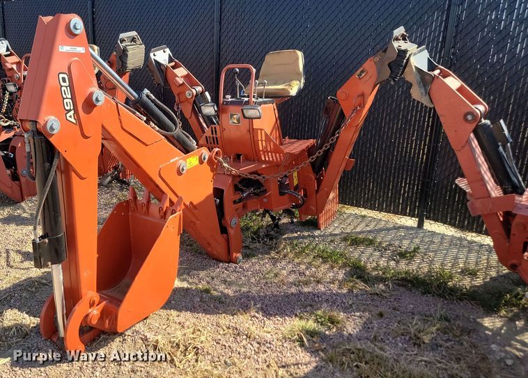 2015 Ditch Witch A920  backhoe - JW9690