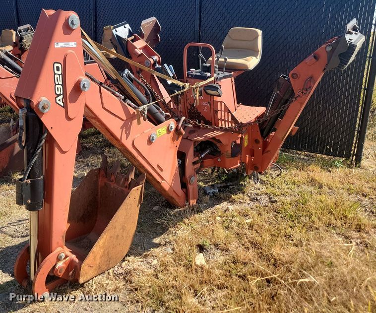 2015 Ditch Witch A920  backhoe - JW9694