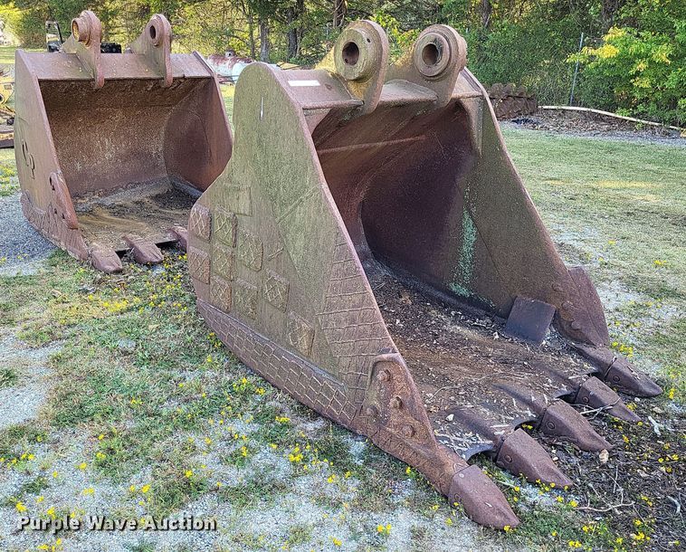 (2) excavator buckets - LS9789