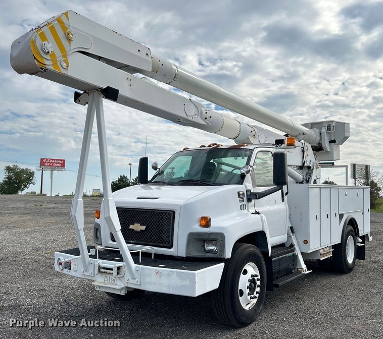 2006 Chevrolet C7500  bucket truck - LV9048