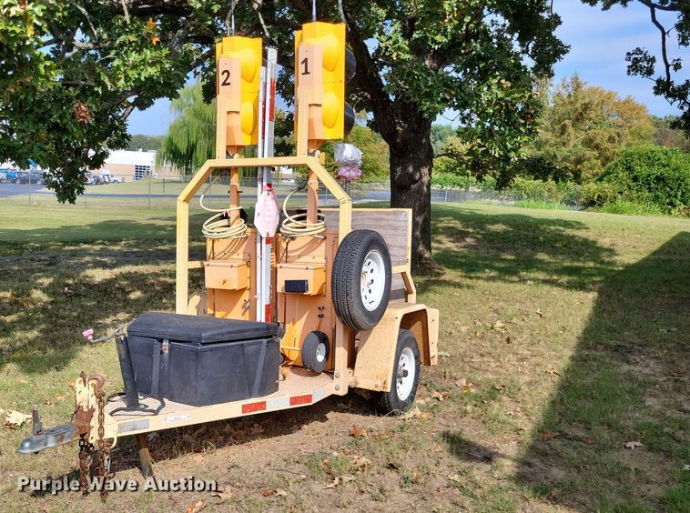 2013 Traffic signal trailer - MI9791