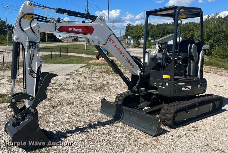 2023 Bobcat E35i R2 Series  mini excavator - NA9231