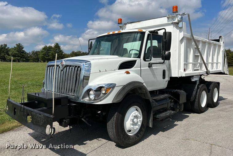 2010 International WorkStar 7400  dump truck - NQ9866