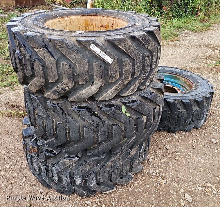 (4) 385/65-22.5 tires and wheels - NT9988