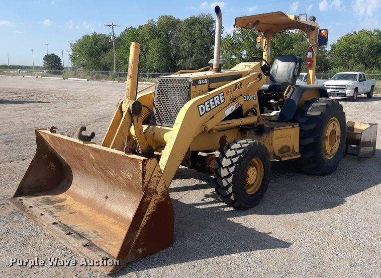 2001 John Deere 210LE  landscape tractor - OF9460