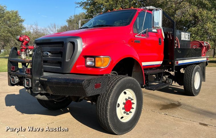 2007 Ford F750 Super Duty XL  brush fire truck - DJ6345