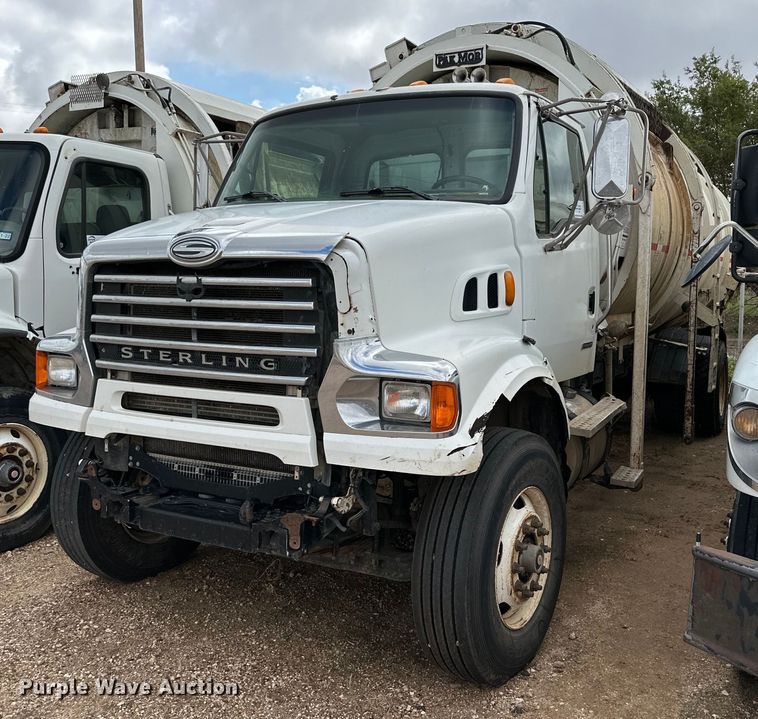 2008 Sterling L7500  refuse truck - DK2530