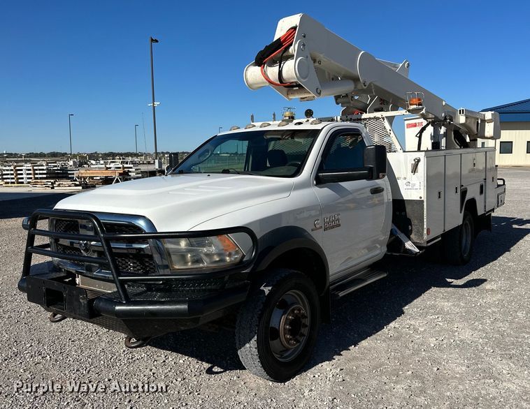 2015 Dodge Ram 5500  bucket truck - DQ1449