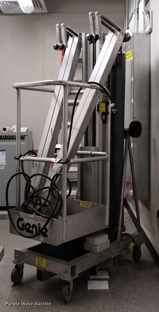 Genie PLC-24P  vertical lift - LN9846