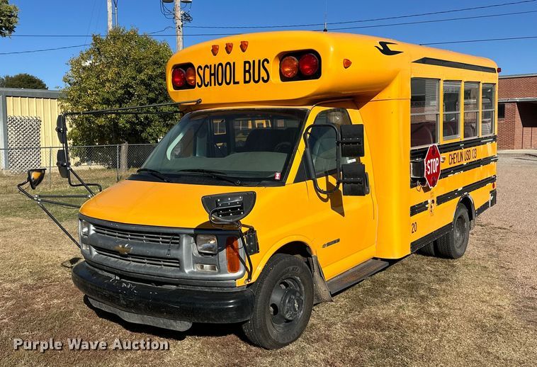2000 Chevrolet Express 3500  school bus - NP9682