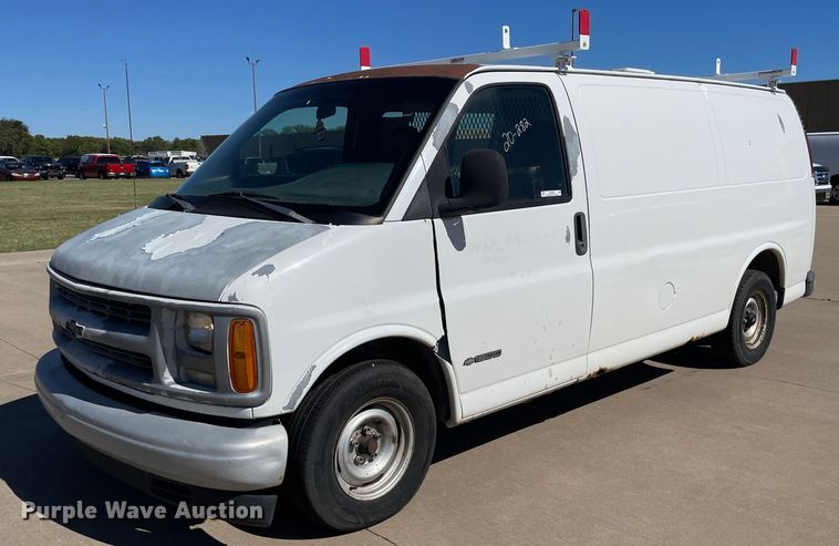 1999 Chevrolet Express 1500  van - NX9868