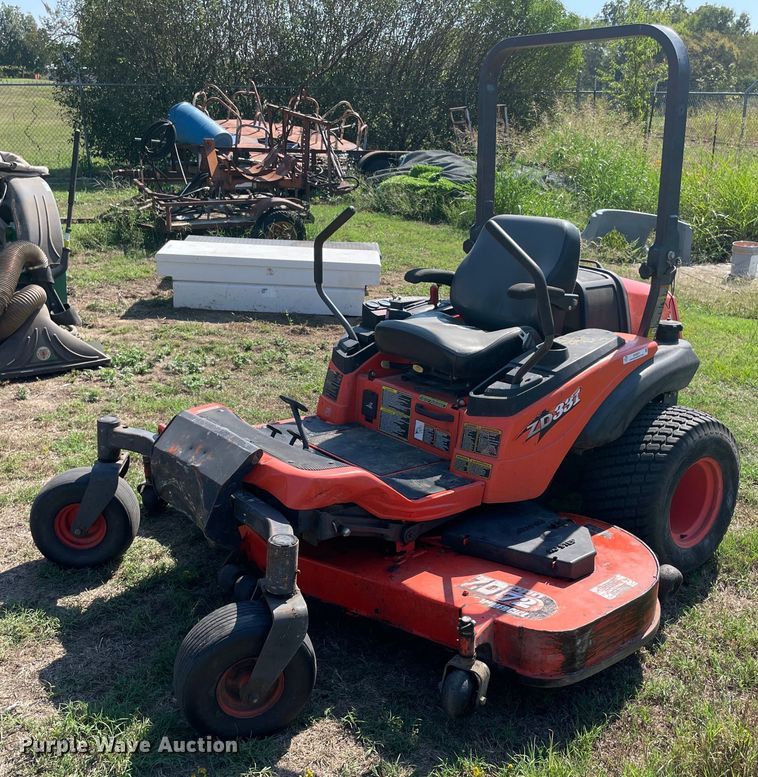 Kubota ZD331LP  ZTR lawn mower - NY9971