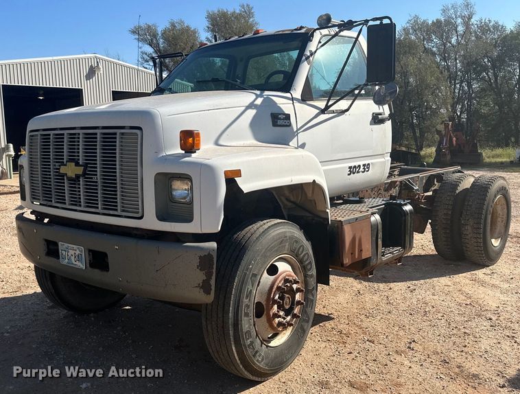 1998 Chevrolet C7500  truck cab and chassis - OC9512