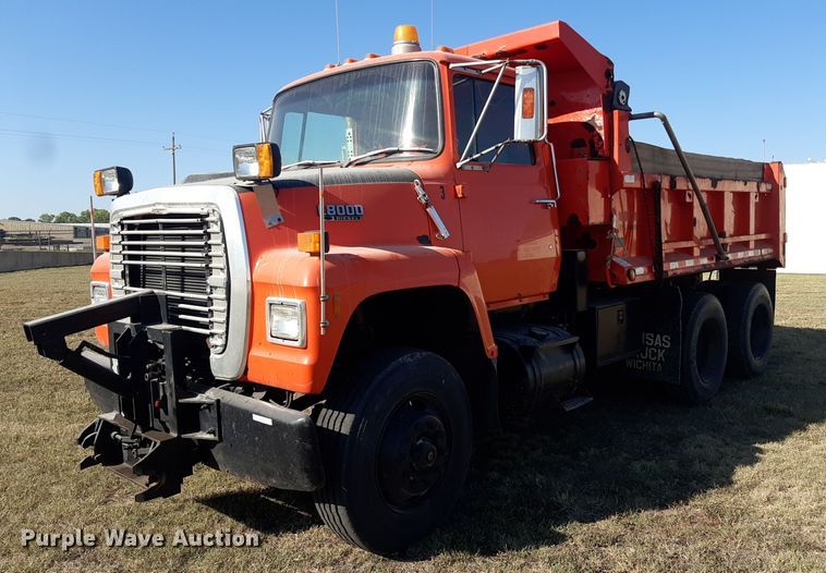 1989 Ford  LNT8000  dump truck - OF9479