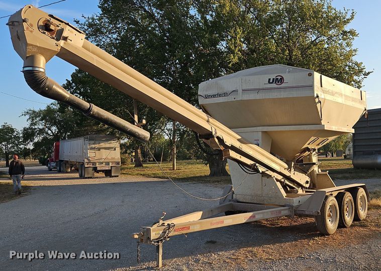 Unverterth Seedrunner 3750  seed tender - DP2463