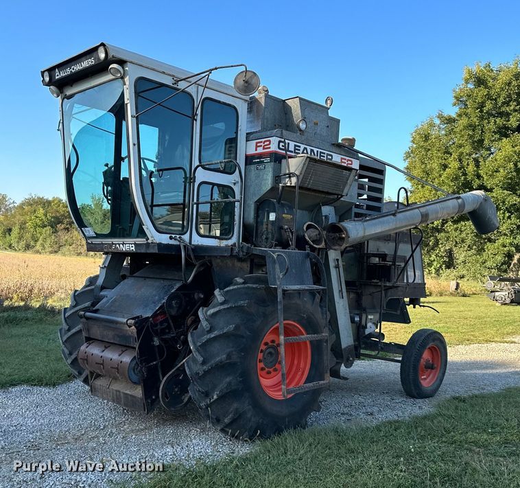 Gleaner F2  combine - DV1046