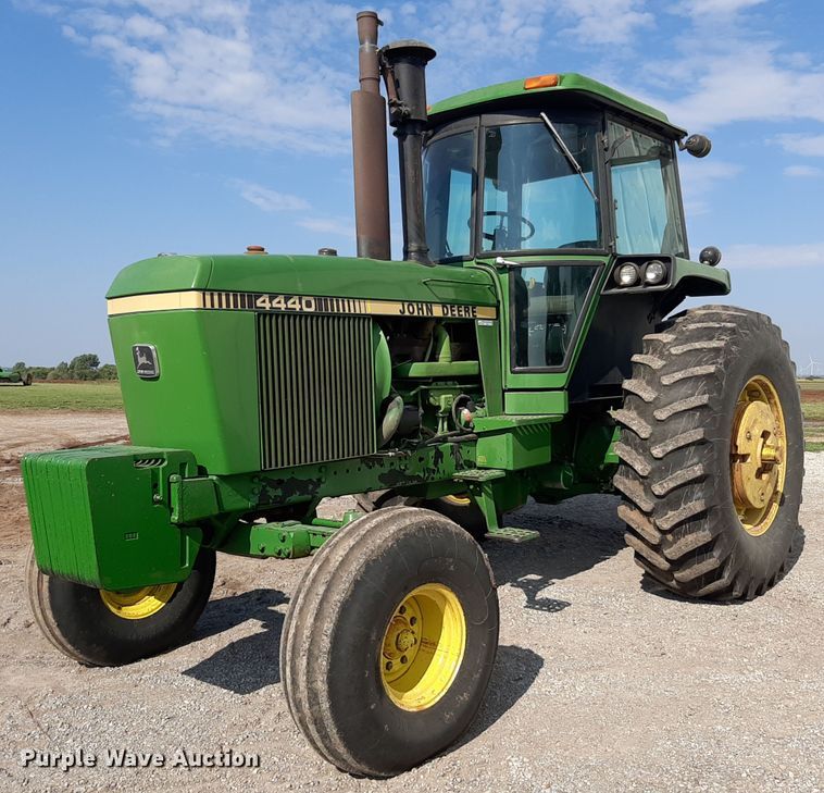 1980 John Deere 4440  tractor - EB9771