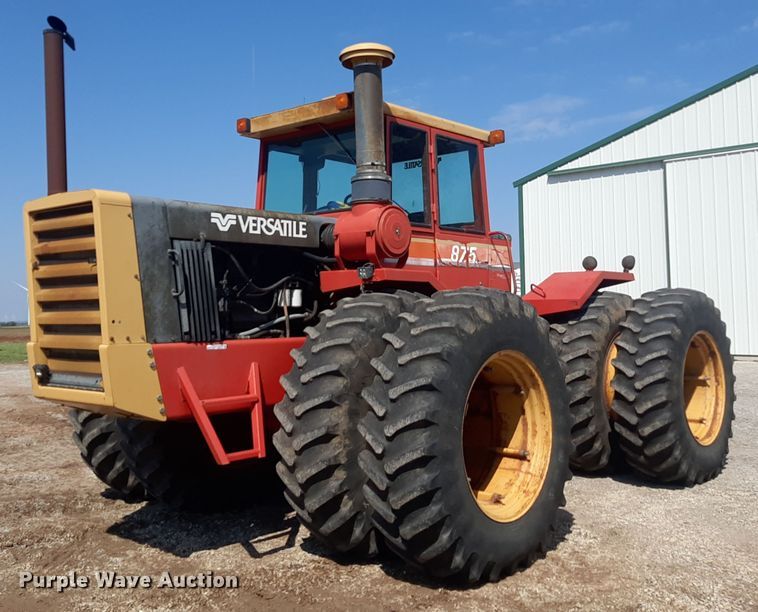 1984 Versatile 875  4WD tractor - EB9772