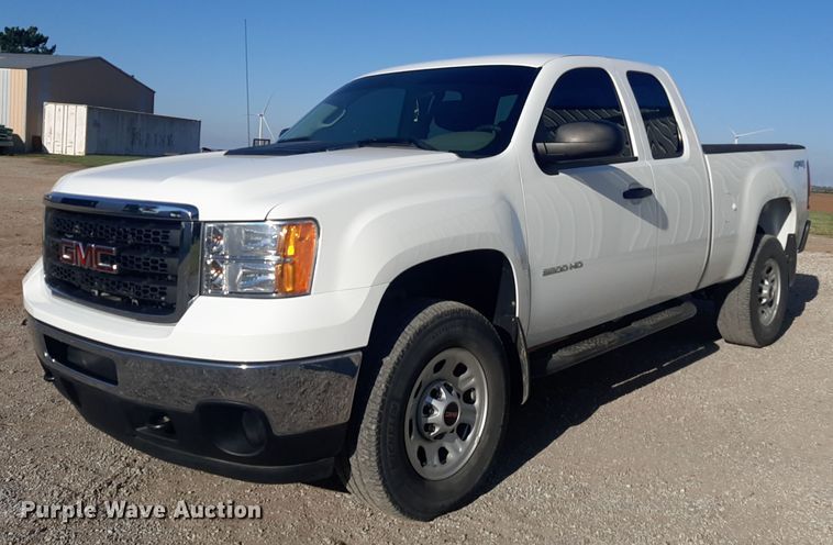 2013 GMC Sierra 2500HD  Ext. Cab pickup truck - EB9791