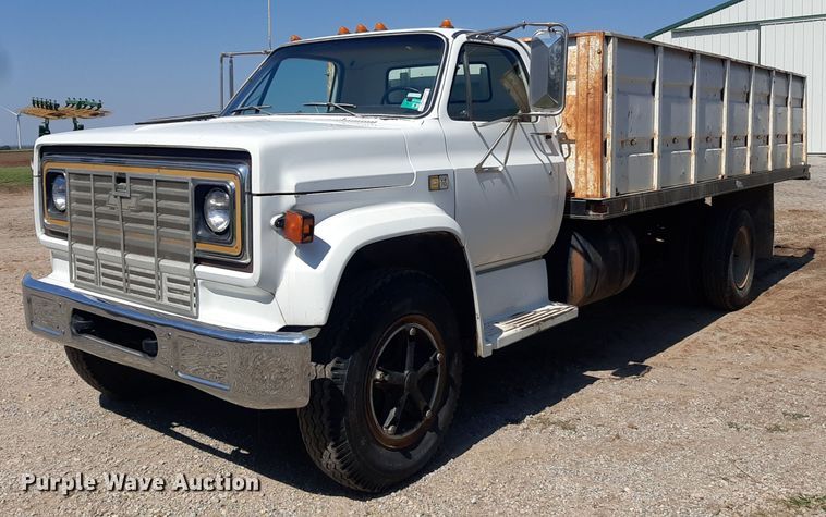 1982 Chevrolet 70  grain truck - EB9801