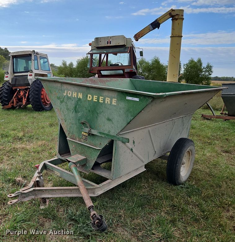 John Deere 00210  grain cart - LM9214