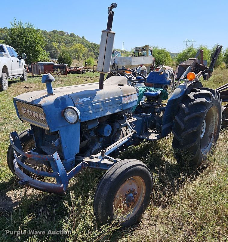Ford 2000  tractor - LM9231