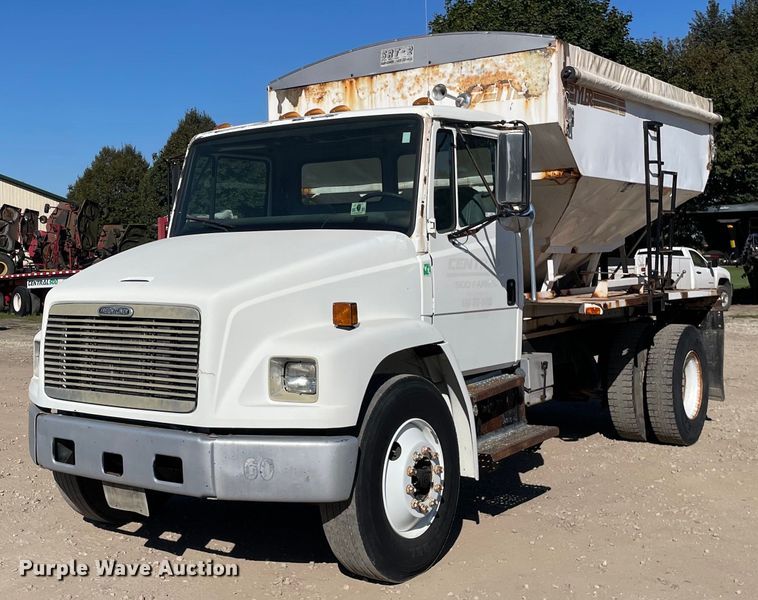 1999 Freightliner FL70  feed delivery truck - LV9928