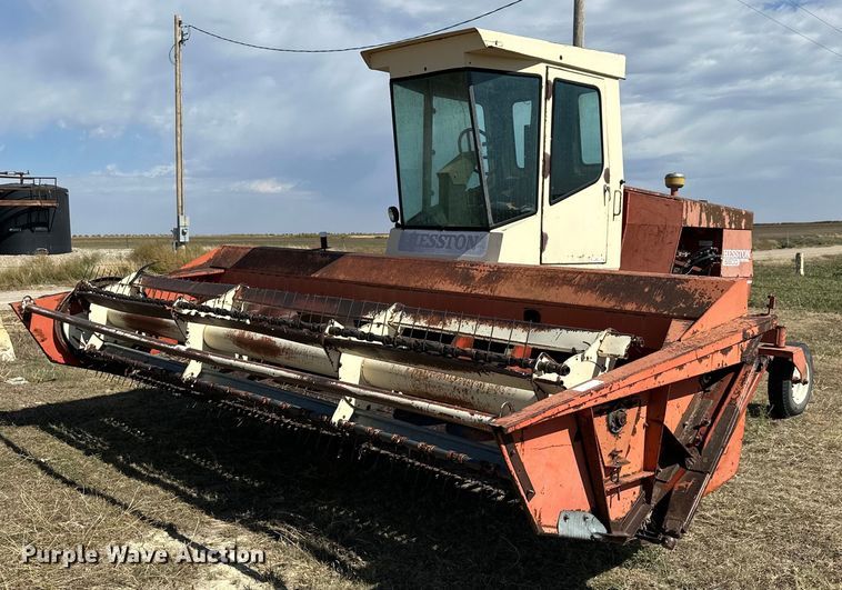 Hesston 6600  swather / windrower - NP9679