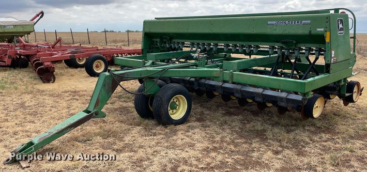 John Deere 750  grain drill - NY9829