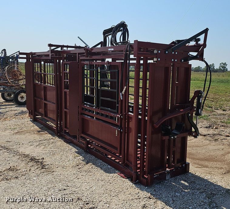 StockPro H2200  squeeze chute with ally livestock chute - OG9484