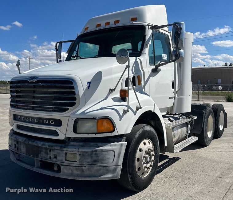 2007 Sterling AT9500  semi truck - DH1810