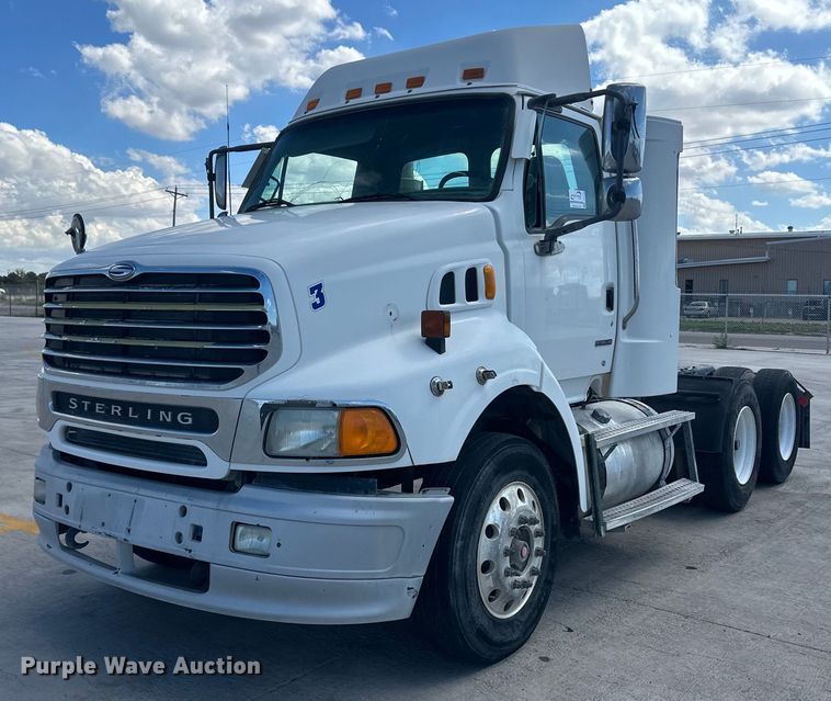 2007 Sterling AT9500  semi truck - DH1834