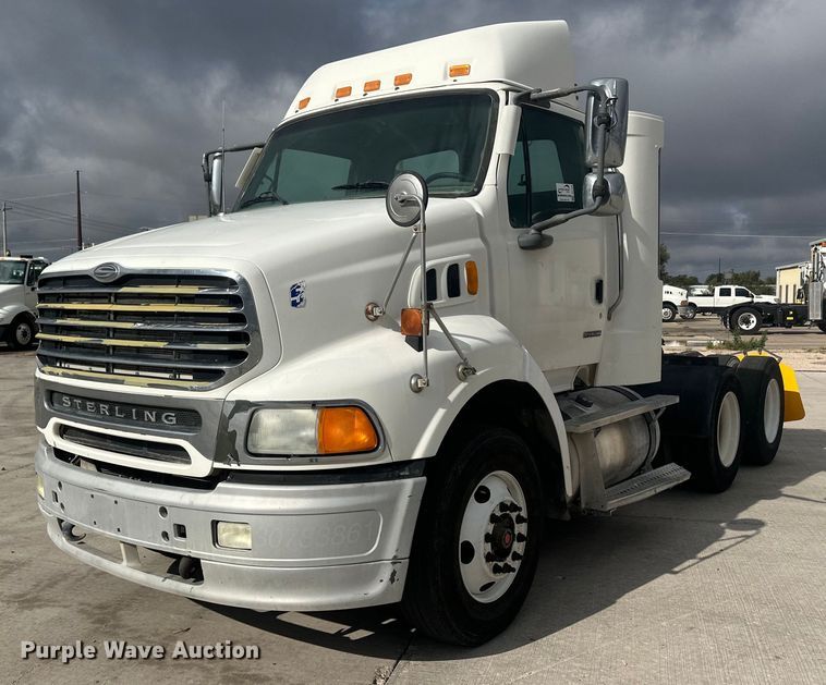 2007 Sterling AT9500  semi truck - DH1836