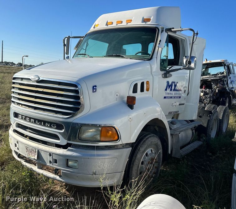 2007 Sterling AT9500  semi truck - DH1844