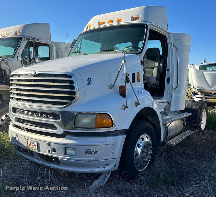 2007 Sterling AT9500  semi truck - DH1845