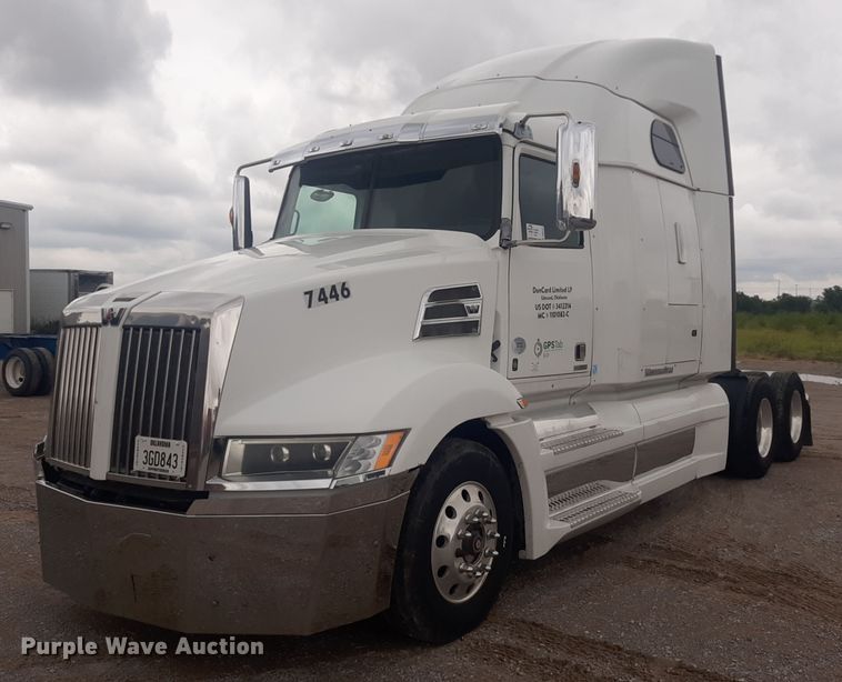 2016 Western Star 5700  semi truck - DO3141