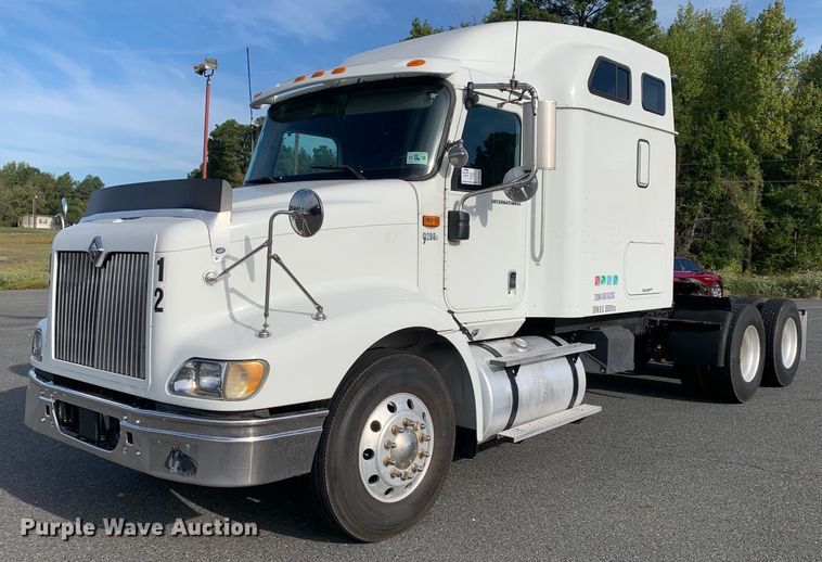 2007 International 9200i  semi truck - DP8690