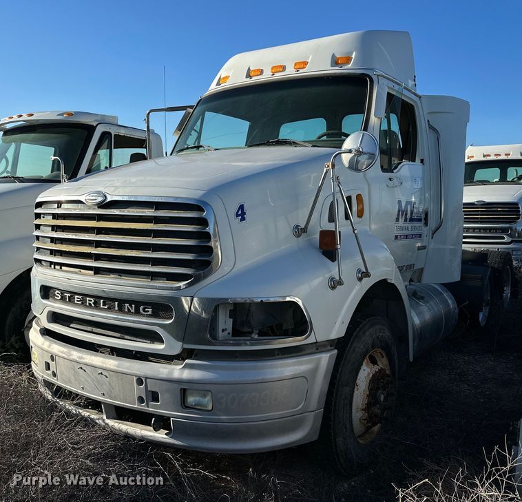 2007 Sterling  semi truck - DQ1448