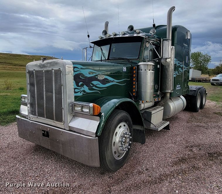 1995 Peterbilt 379  semi truck - JW9633